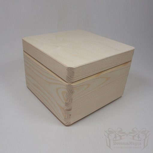 Medinė dėžutė kvadratinė 20x20x14cm 0,5kg Medinės Dovanos Medinė dėžutė