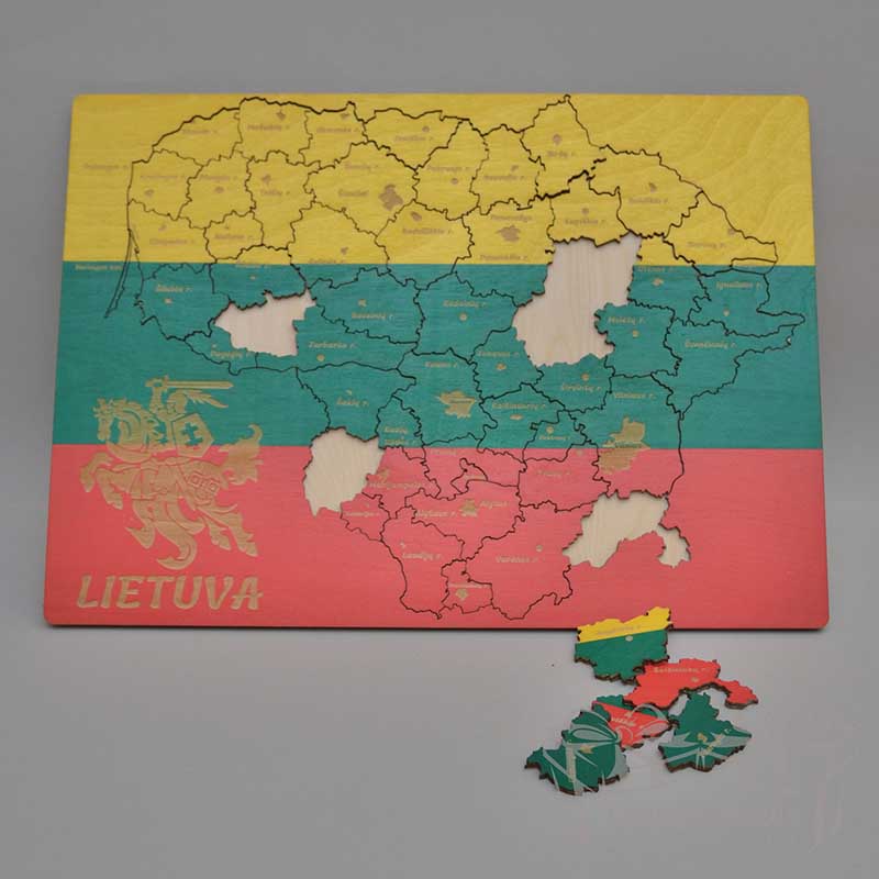 Dėlionė Lietuva 02 su dėžute 3 dėlionė lietuva DovanosMagija_ foto Dovanos iš medžiodovana_200610_000630