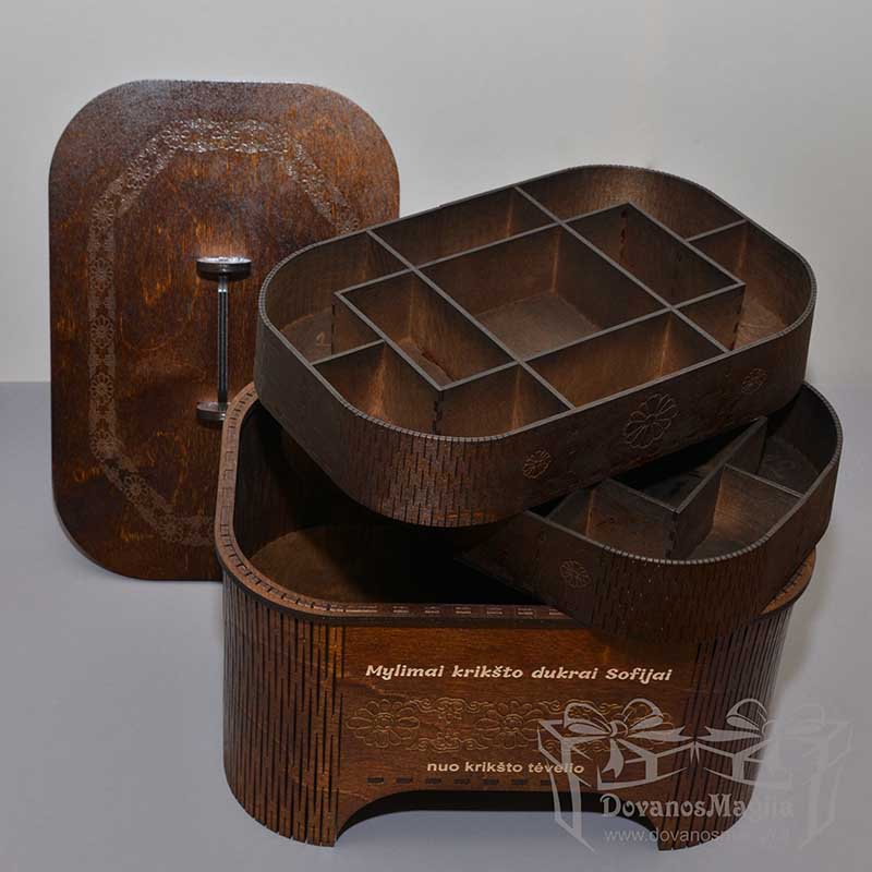 Medinė papuošalų skrynelė