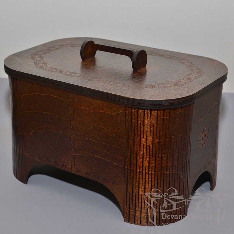 Medinė papuošalų skrynelė 01 8 Medinė papuošalų skrynelė
