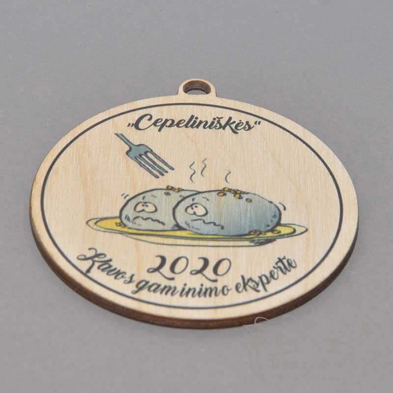 Medinis medalis 01 4 <figure class="wp-block-image size-large"><figcaption> <p class="pp_description">Medinis medalis pjautas lazeriu ~8cm iš 3mm plokštės</p> <p class="pp_description">Pagamintas iš  3 mm plokštės, galimas graviravimas arba UV spauda.</p> Suderinsime su Jumis Jūsų logotipą, paveikslėlį ir visą dizainą. <p class="pp_description">Tam kad užsakyti, susisiekite su mumis suderinsime išmatavimus ir tekstą.</p> Telefonas pasiteirauti ir užsakyti: +370 621 95661 El. paštas: <a href="mailto:info@dovanosmagija.lt">info@dovanosmagija.lt</a> Bendraukite su mumis per Facebook: <a href="https://www.facebook.com/DovanosMagijaTau" target="_blank" rel="noopener sponsored">https://www.facebook.com/DovanosMagijaTau</a> Aplankykite mus Youtube: <a href="https://www.youtube.com/channel/UCwOaJ1mBr-dd290SIwt0-jA" target="_blank" rel="noopener sponsored">https://www.youtube.com/channel/UCwOaJ1mBr-dd290SIwt0-jA</a> Mūsų kontaktai: <a href="https://www.dovanosmagija.lt/apie/kontaktai/">Kontaktai</a> </figcaption></figure>