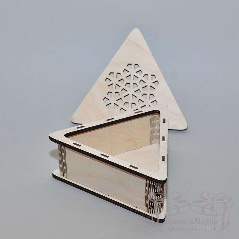 Medinė dėžutė trikampė 14x16x6cm 6 Medinė dėžutė trikampė 14x16x6cm