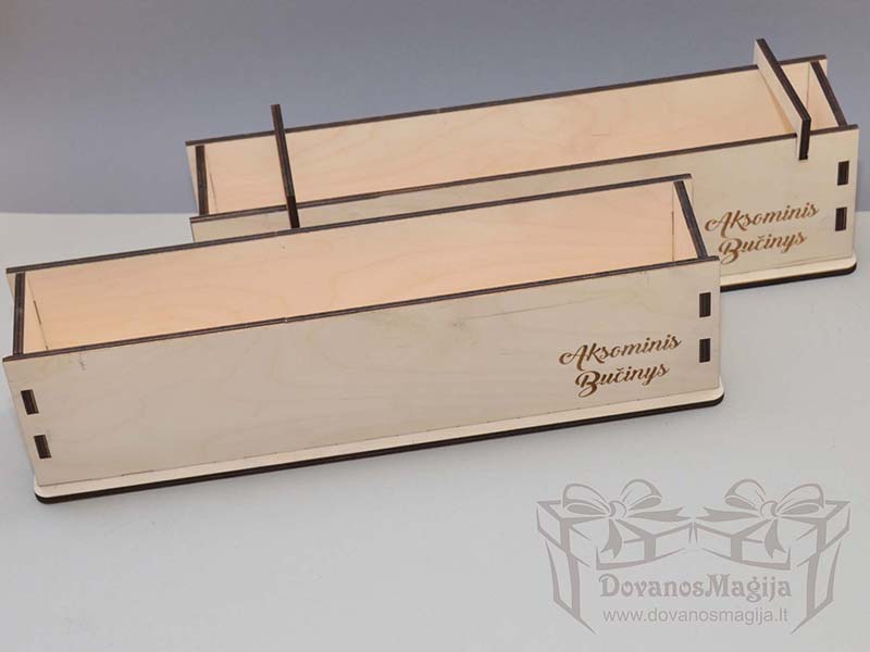 <figure class="wp-block-image size-large"><figcaption> <h3 class="pp_description">Medinė dėžutė muilo gamybai 38x7x10cm išardoma 6mm plokštė</h3> <p class="pp_description">Medinė dėžutė pagal kliento invidualų užsakymą, sustiprintas korpuso detalių suleidimas.</p> <p class="pp_description">Kuris užtikrina kad detalės taip lengvai neatsiskirs sutrenkus ar bandant išimti dėžutės turinį.</p> Klientė pageidavo specifinių išmatavimų ir formos kuri per vieną darbo dieną buvo pagaminta. Galima neklijuoti tam gaminį būtų galima paprasčiau išimti. <span style="font-size: 16px;">Pritaikant Jūsų progai galime išgraviruoti tekstą ar paveikslėlį.</span> </figcaption></figure> tam kad užsakyti, susisiekite su mumis suderinsime išmatavimus ir tekstą. Telefonas pasiteirauti ir užsakyti: +370 621 95661 El. paštas: dovanosmagija@gmail.com Bendraukite su mumis per Facebook: <a href="https://www.facebook.com/DovanosMagijaTau" target="_blank" rel="nofollow noopener noreferrer">https://www.facebook.com/DovanosMagijaTau</a> Aplankykite mus Youtube: <a href="https://www.youtube.com/channel/UCwOaJ1mBr-dd290SIwt0-jA" target="_blank" rel="nofollow noopener noreferrer">https://www.youtube.com/channel/UCwOaJ1mBr-dd290SIwt0-jA</a> Mūsų kontaktai: <a href="https://www.dovanosmagija.lt/apie/kontaktai/">Kontaktai</a>