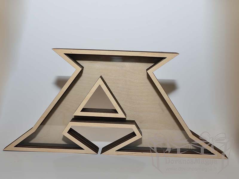 Medinė taupyklė vardo raidė 10x20x4cm 