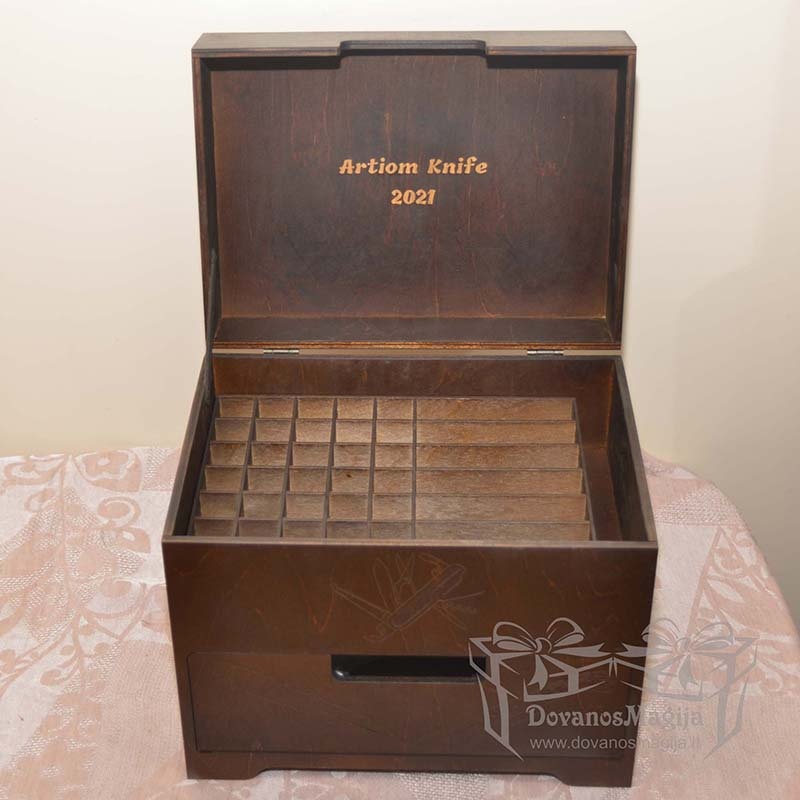 Medinė dėžutė peiliams 37x27xh33cm