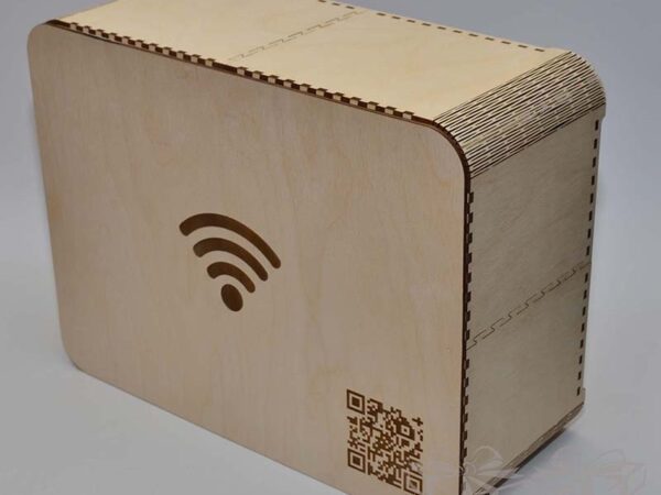 Medinė dėžutė Wi-Fi su QR 30x40x15