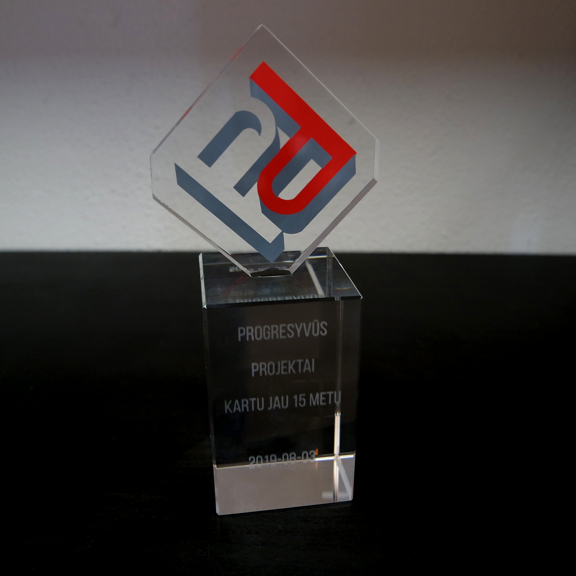 Stiklinis apdovanojimas UV 10x6x6cm