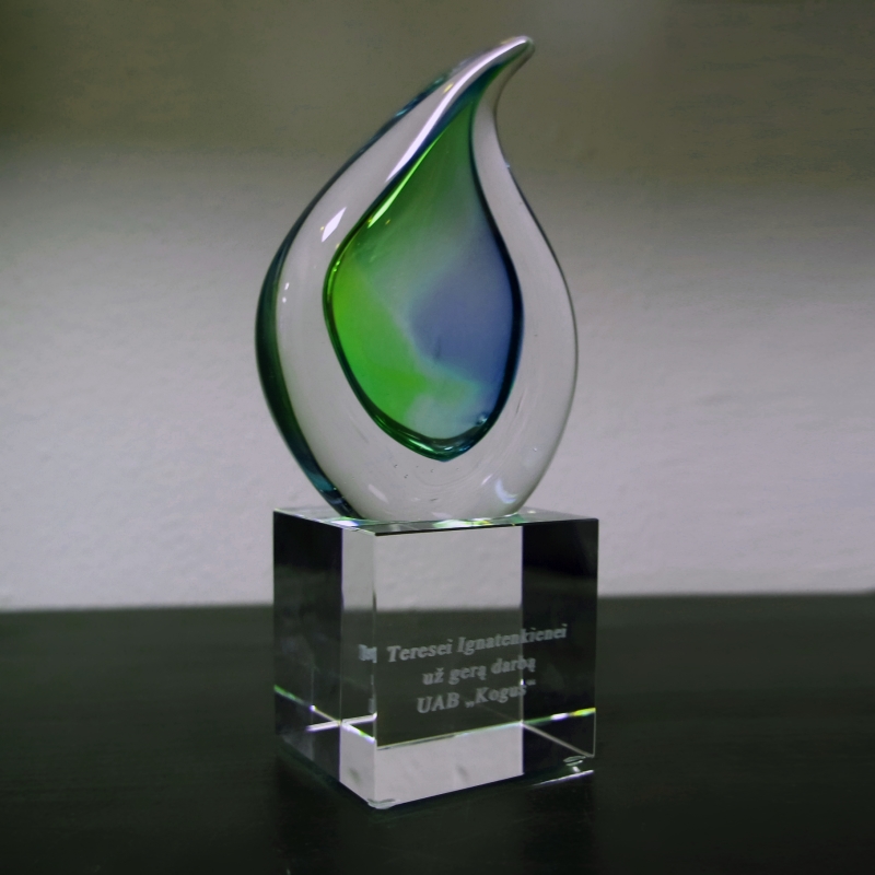 Stiklinis apdovanojimas lašas