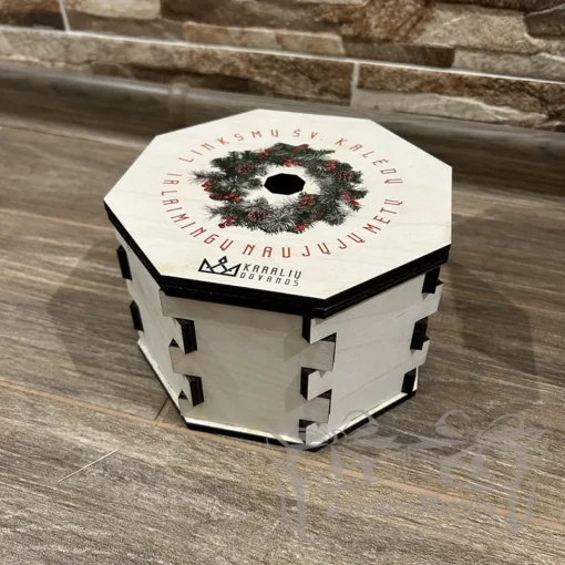 Aštuonkampė medinė dėžutė 14x14xh10cm